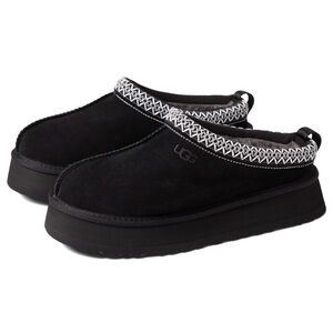 UGG Tazz Clogs in Black Size 8